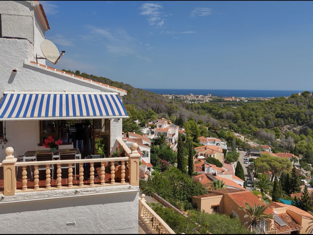 Вилла с 4 спальнями в Аликанте, Испания № 254064