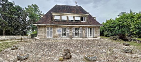 Casa de 5 dormitorios en Cuts, France No. 222208 9