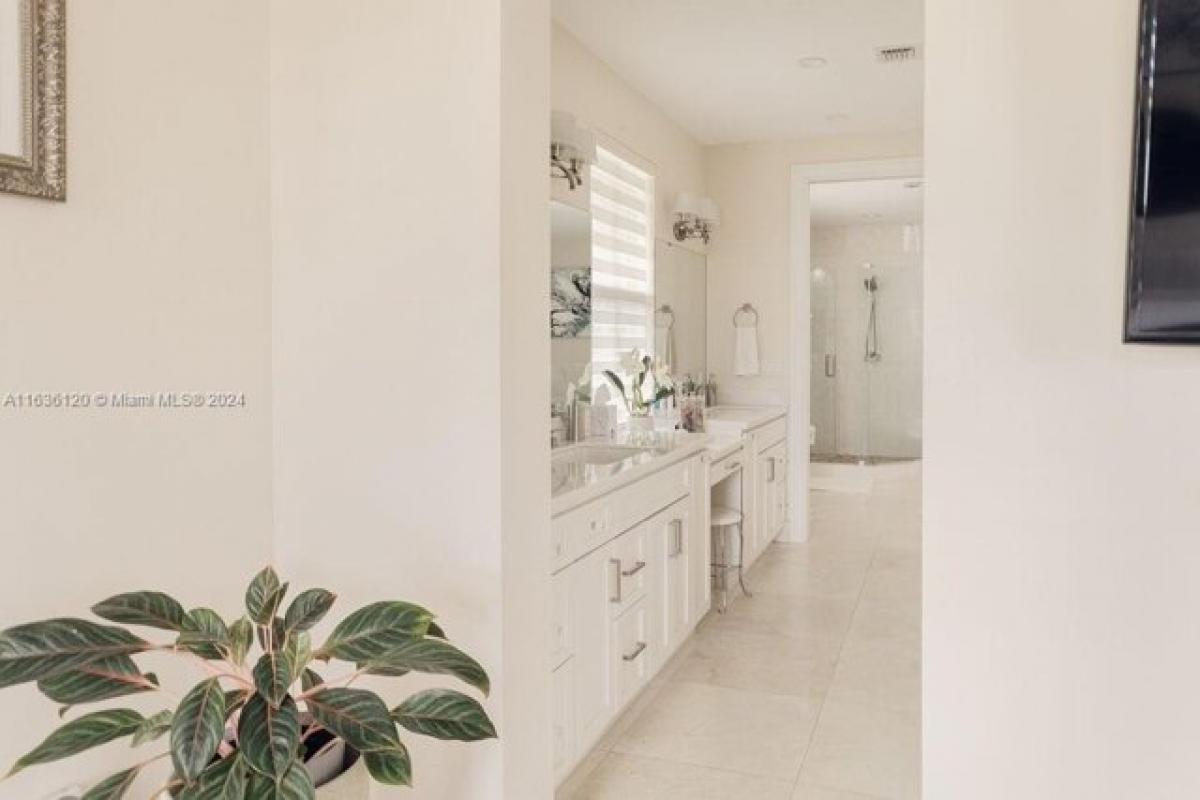 4 bedrooms House in Miami, USA No. 440654