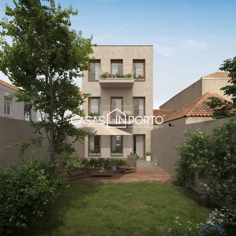 10 bedrooms Building in Porto, Portugal No. 83009