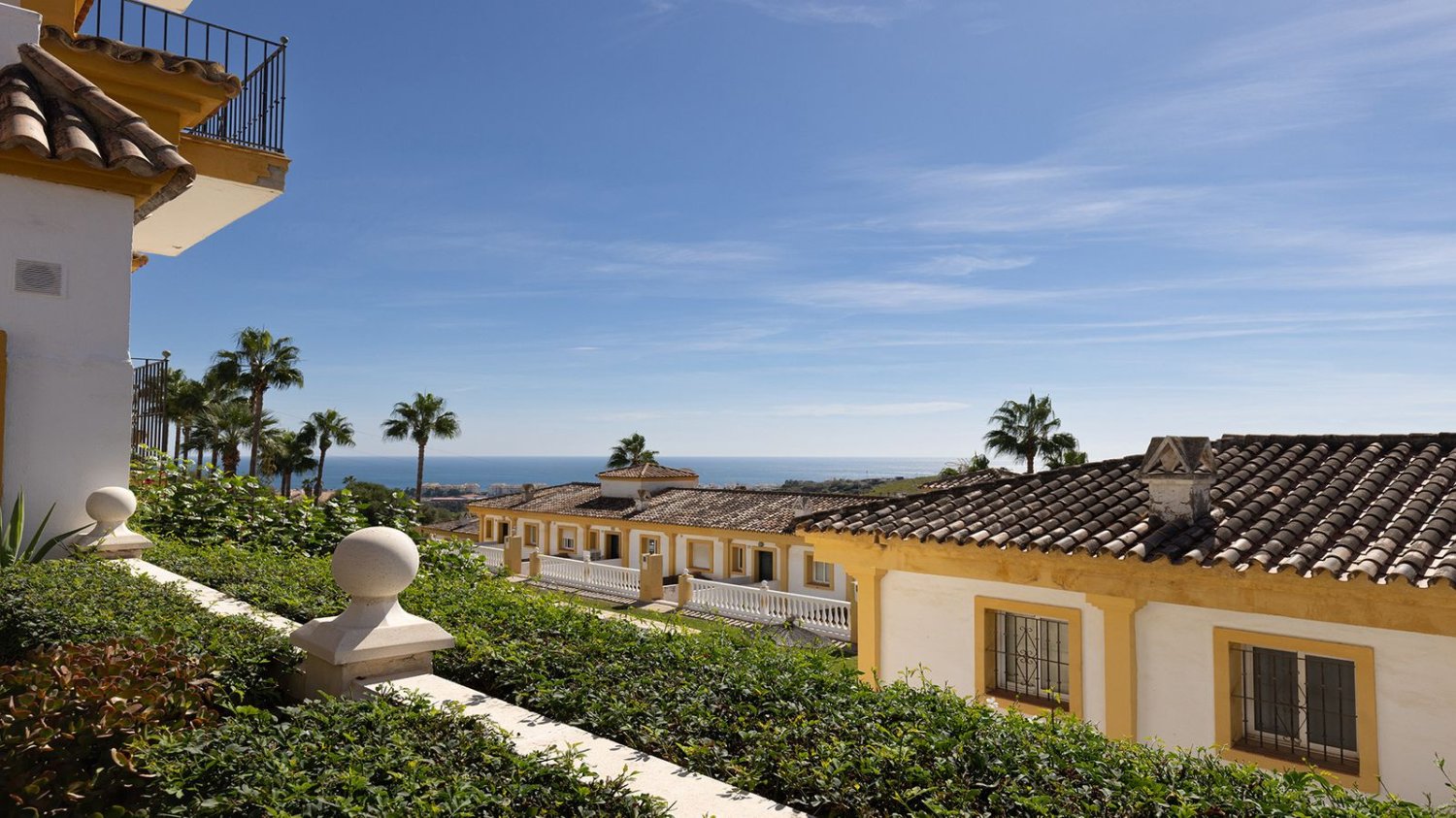 3 bedrooms Townhouse in La Duquesa, Spain No. 136436