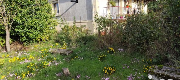 2 bedrooms House in Crouzilles, France No. 242680 2