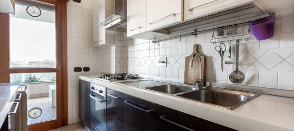 2 rooms Apartment in Rome, Italy No. 235529 8
