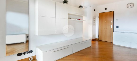 2 rooms Apartment in Rome, Italy No. 235529 3