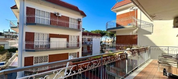 4-salle Appartement à San Sebastiano al Vesuvio, Italy No. 222364 4