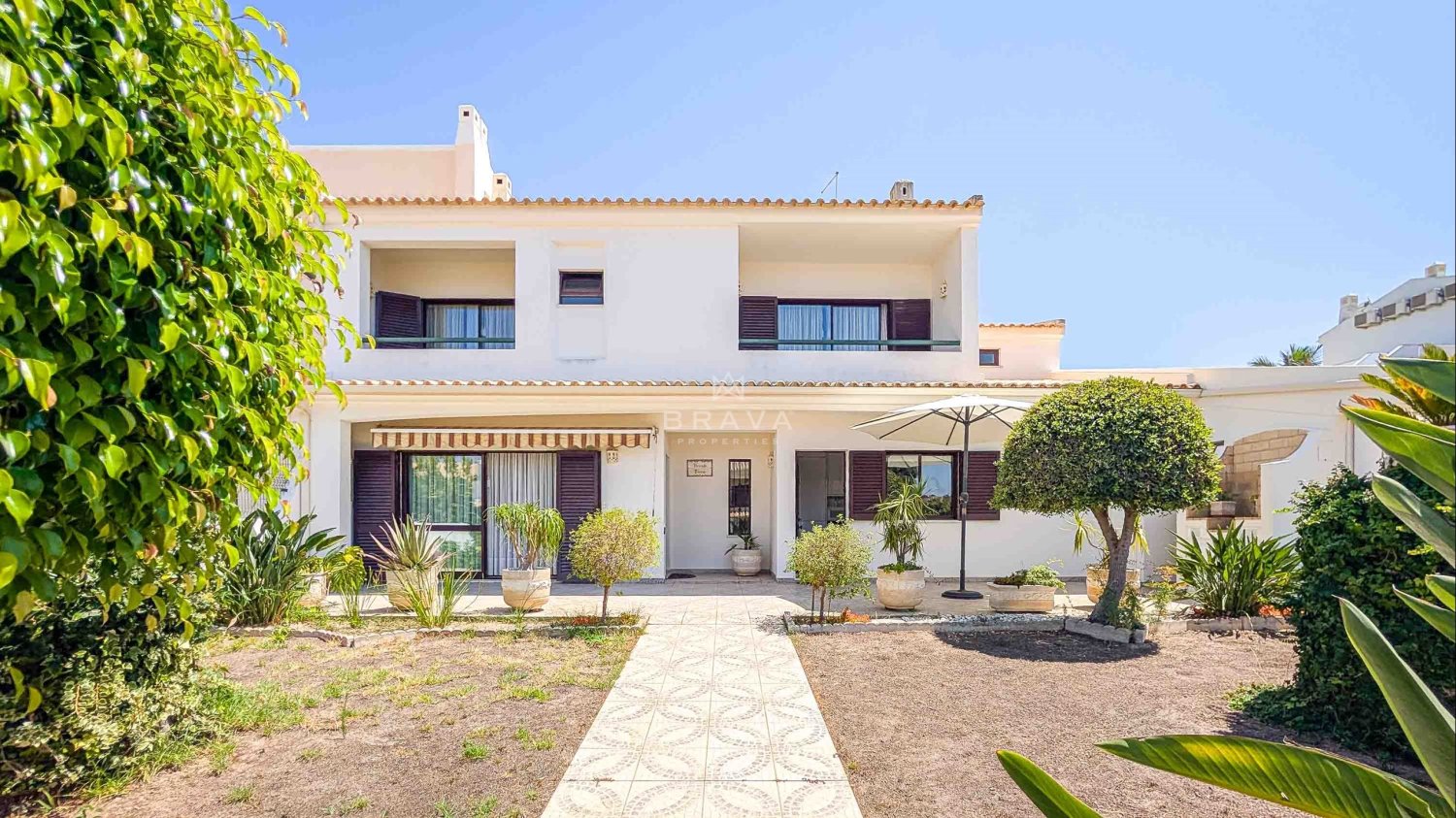 Villa de 3 dormitorios en Albufeira, Portugal No. 245302