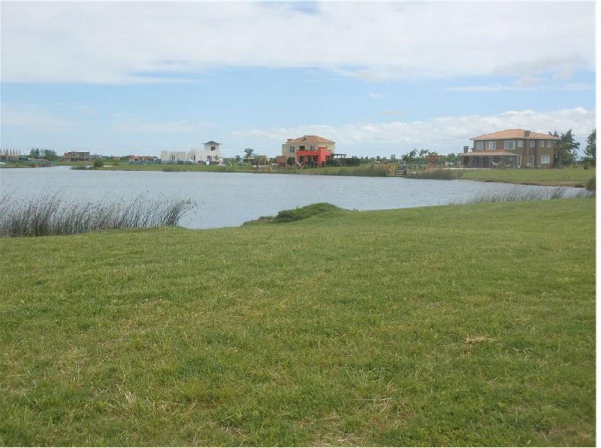 Terreno en Escobar, Argentina No. 40486