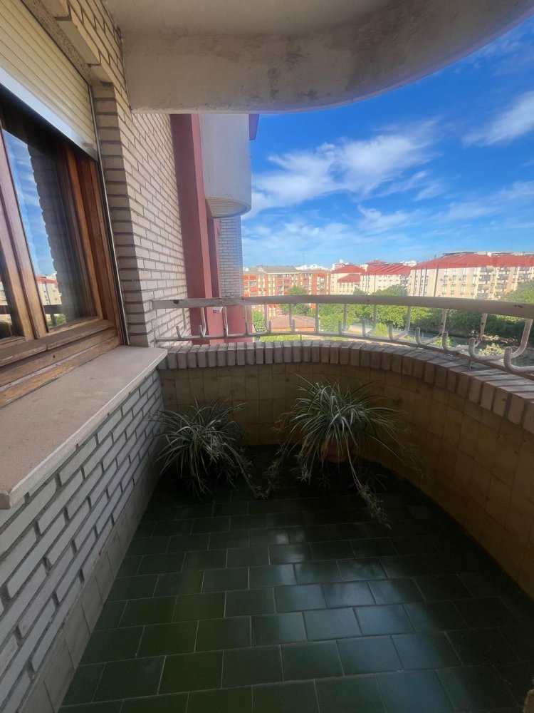 Apartamento de 4 dormitorios en Cáceres, Spain No. 218413