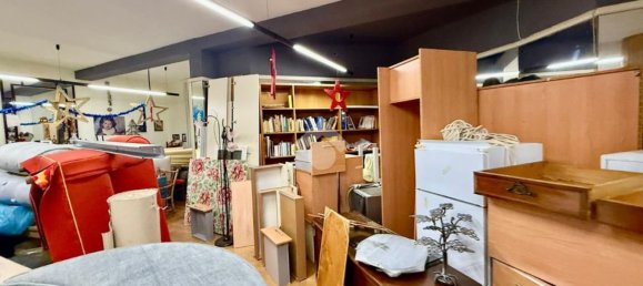 385m² Commercial property in Muggiò, Italy No. 359775 6