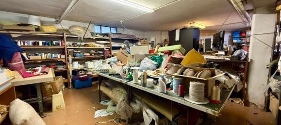 385m² Commercial property in Muggiò, Italy No. 359775 10