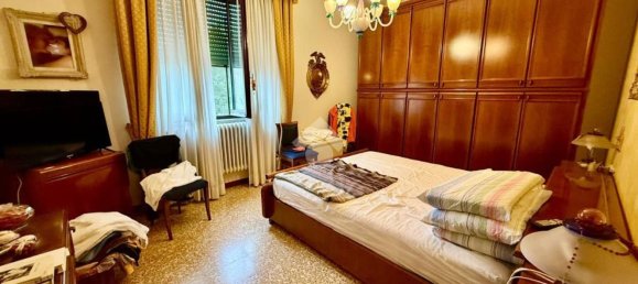 385m² Commercial property in Muggiò, Italy No. 359775 34