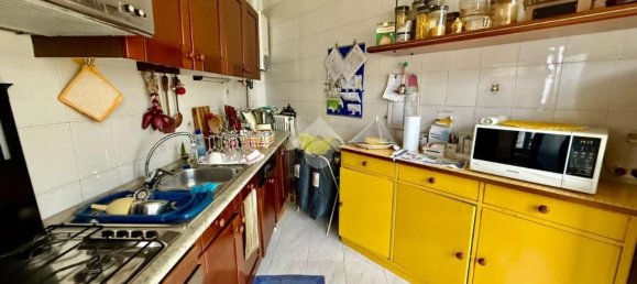 385m² Commercial property in Muggiò, Italy No. 359775 3