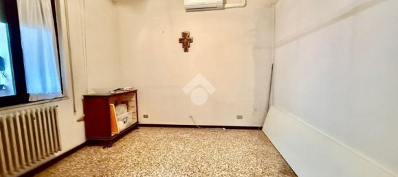 385m² Commercial property in Muggiò, Italy No. 359775 33