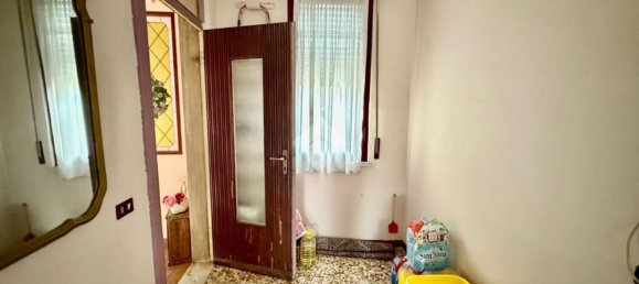 385m² Commercial property in Muggiò, Italy No. 359775 18