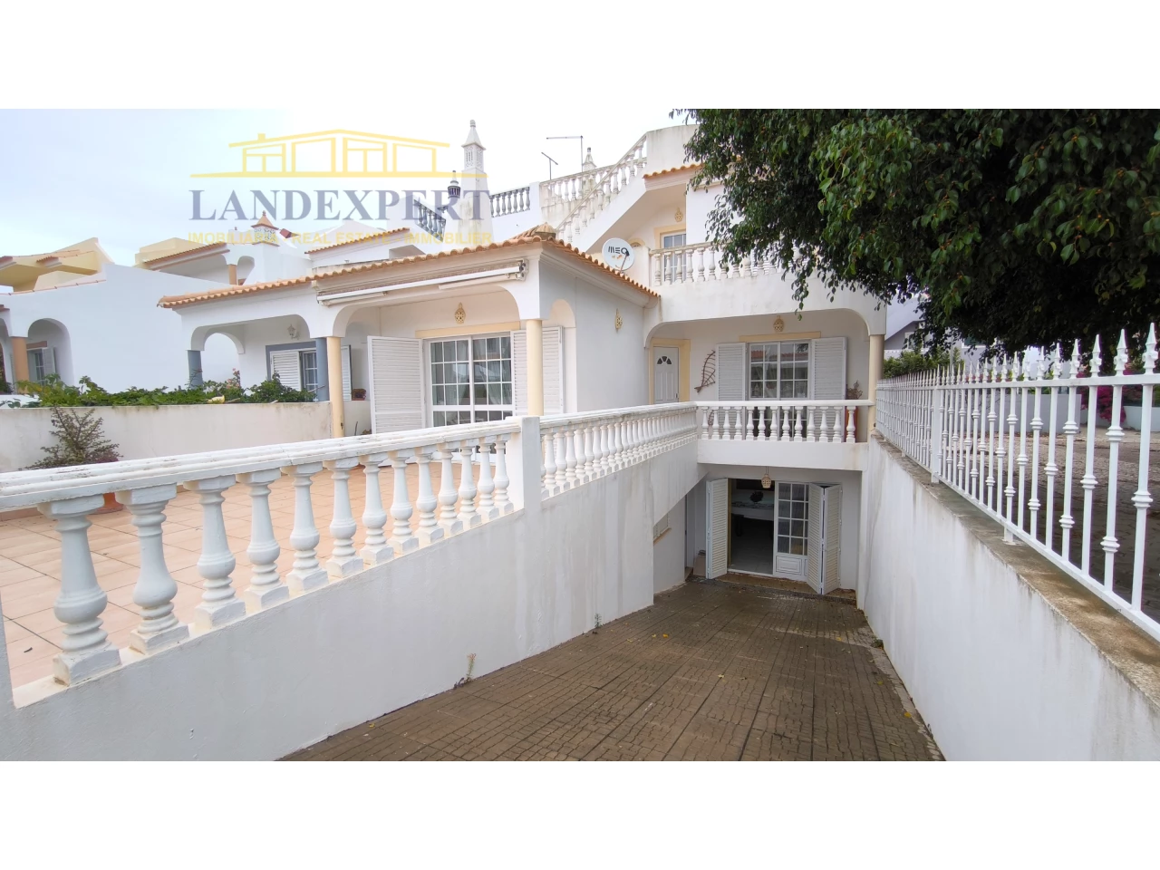 Casa de 3 dormitorios en Armacao de Pera, Portugal No. 137995