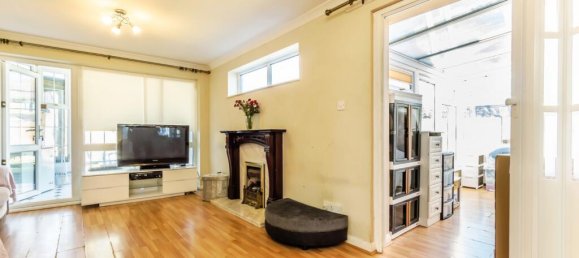 3 bedrooms Commercial property in Croydon, United Kingdom No. 8143 12