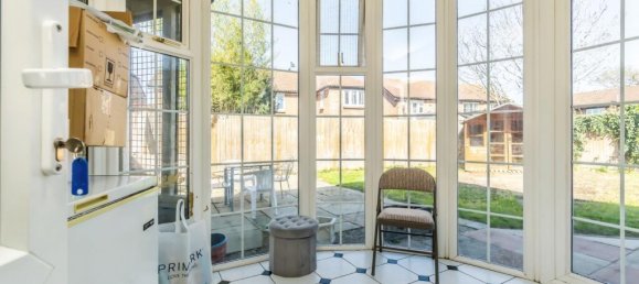 3 bedrooms Commercial property in Croydon, United Kingdom No. 8143 4