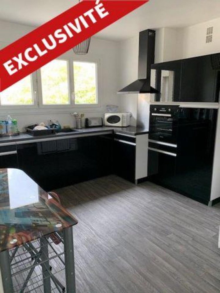 3 bedrooms Apartment in Laval, France No. 34412