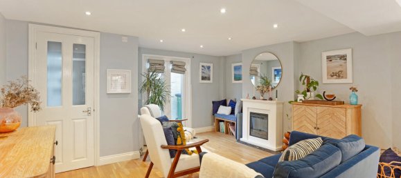 3 bedrooms House in London, United Kingdom No. 14163 9