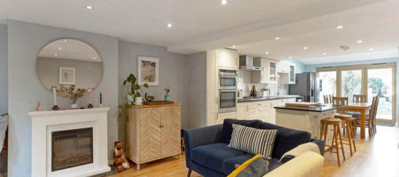 3 bedrooms House in London, United Kingdom No. 14163 40