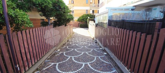 2 rooms Apartment in Rome, Italy No. 269000 28