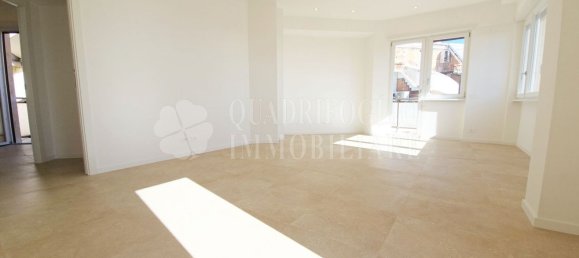 2 rooms Apartment in Rome, Italy No. 269000 7