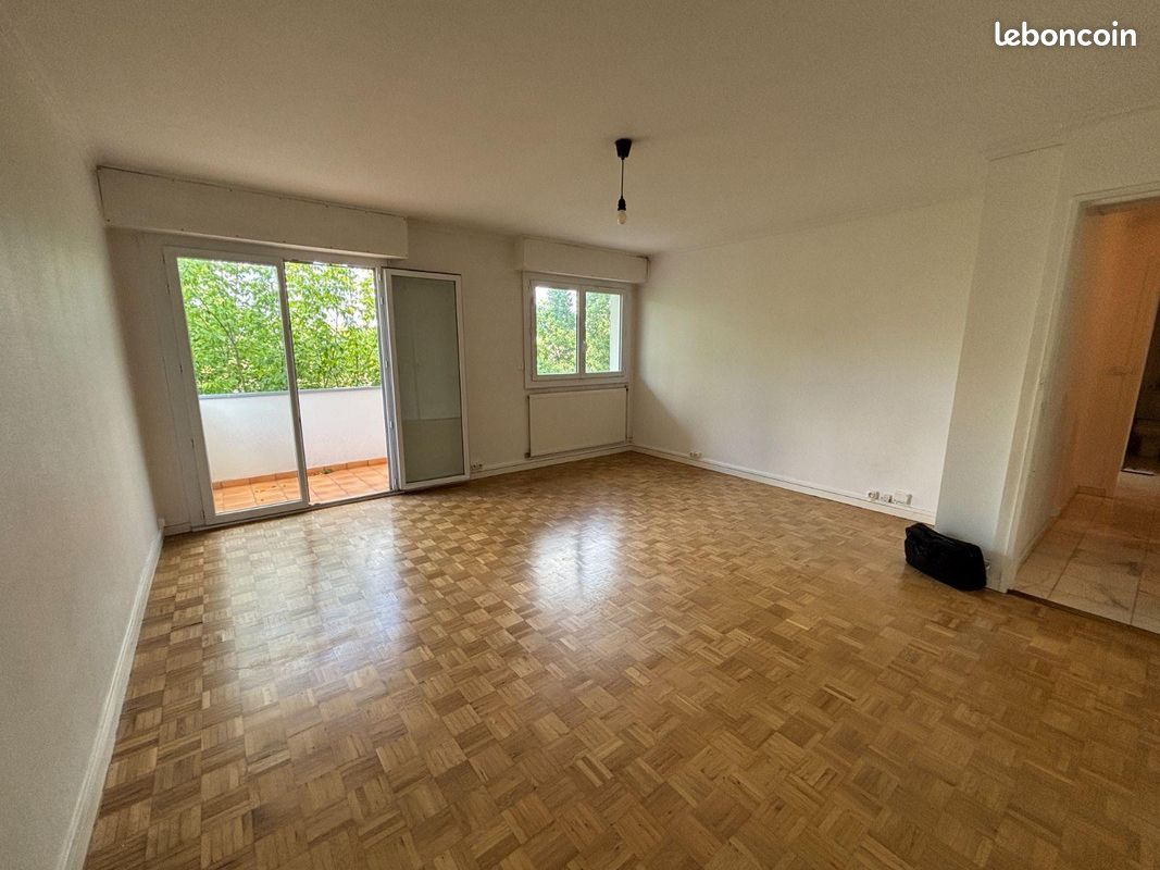 2 bedrooms Apartment in Bordeaux, France No. 343881