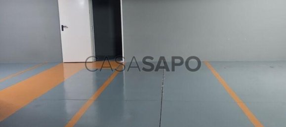 200m² Commercial property in Funchal, Portugal No. 133473 9