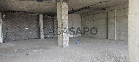 200m² Commercial property in Funchal, Portugal No. 133473 8