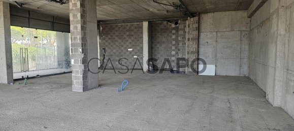 200m² Commercial property in Funchal, Portugal No. 133473 5