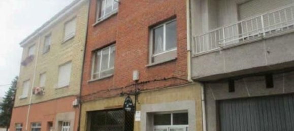 3 Schlafzimmer Doppelhaus in Fabero, Spain, Nr. 78026 5