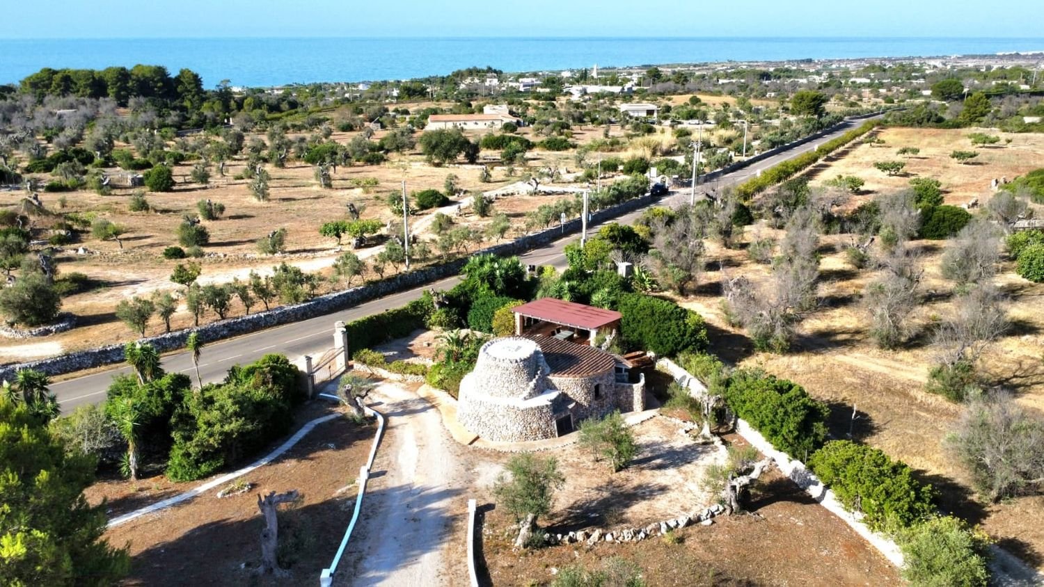 5 bedrooms Villa in Salve, Italy No. 401178