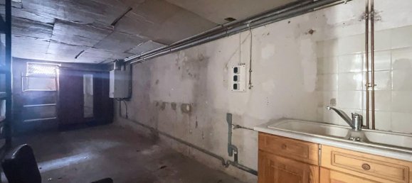 2 bedrooms Apartment in Montlucon, France No. 195471 3