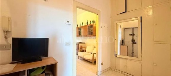 3 bedrooms Apartment in Milan, Italy No. 364986 4