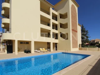 Apartamento de 2 dormitorios en Quarteira, Portugal No. 80757