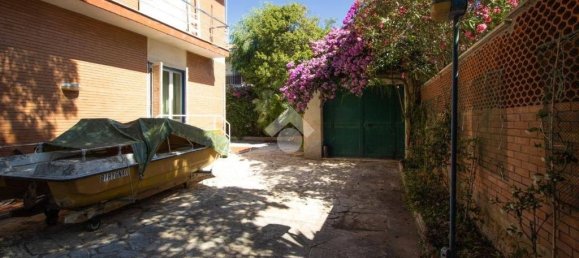 4 bedrooms Villa in Santa Marinella, Italy No. 276820 7