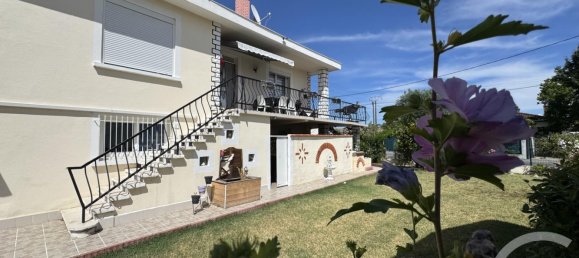 4 bedrooms House in Graulhet, France No. 281970 2