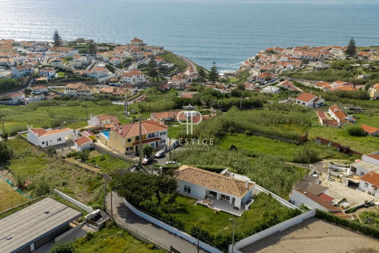 Casa de 3 dormitorios en Colares, Portugal No. 280786