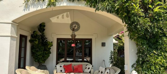 4 bedrooms Villa in Estepona, Spain No. 147365 3