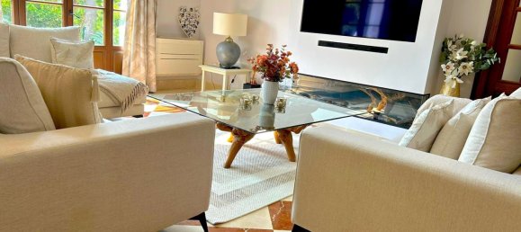 4 bedrooms Villa in Estepona, Spain No. 147365 8