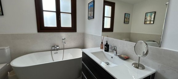 4 bedrooms Villa in Estepona, Spain No. 147365 17