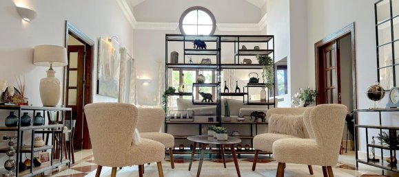 4 bedrooms Villa in Estepona, Spain No. 147365 5