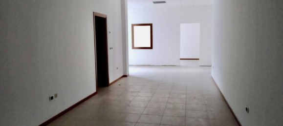 82m² Office in Gorizia, Italy No. 147943 4