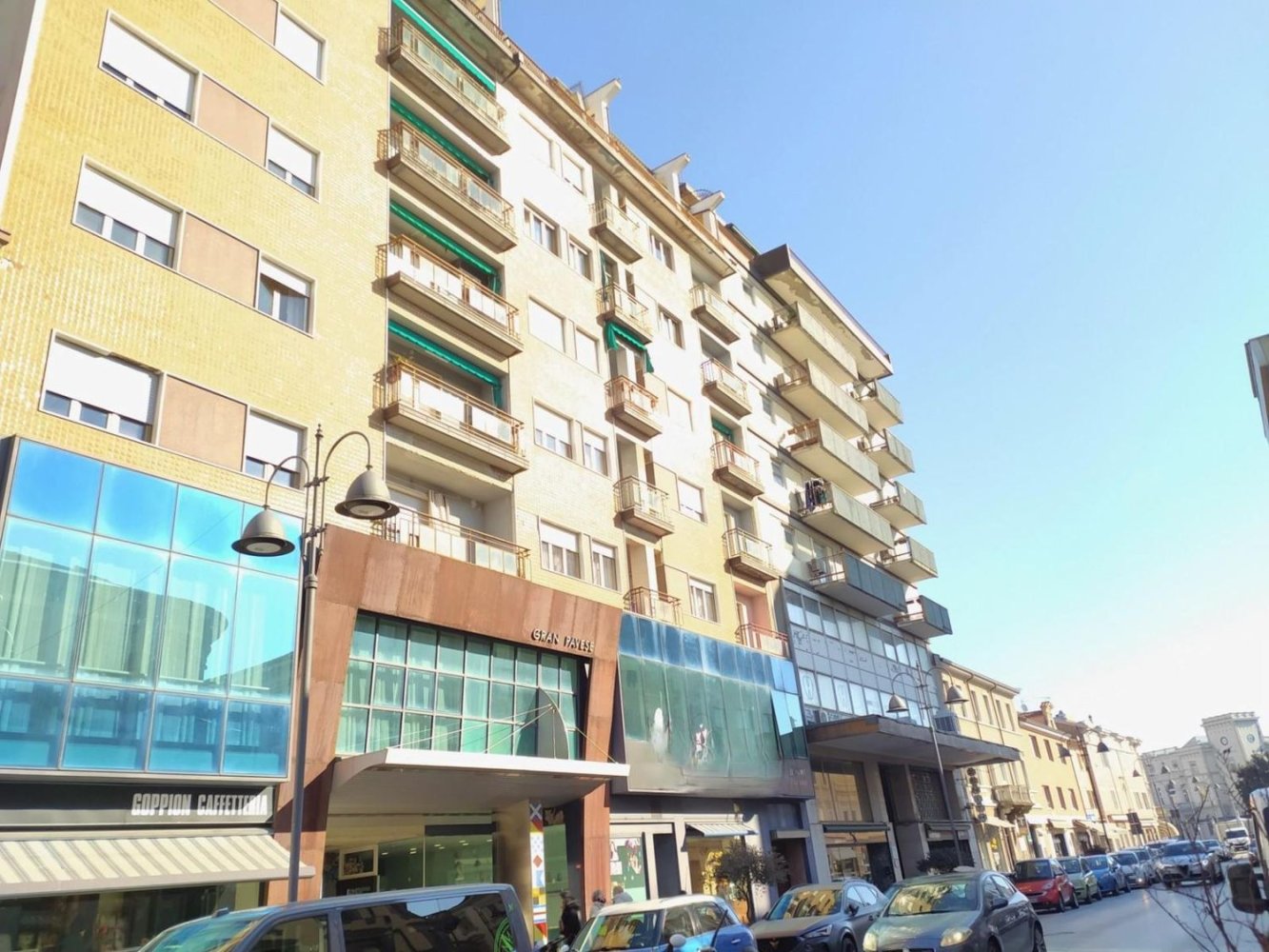 82m² Office in Gorizia, Italy No. 147943