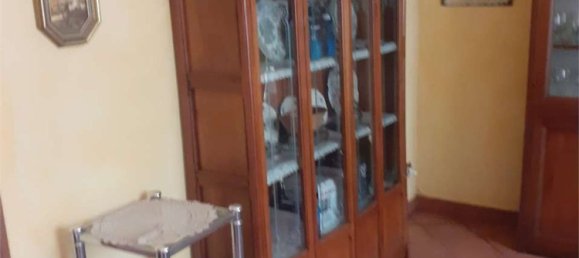 Дом с 8 комнатами в Страделла, Италия № 145932 10