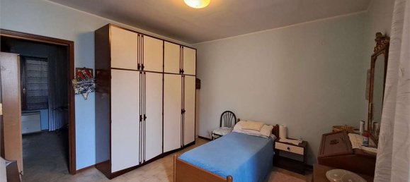 Дом с 8 комнатами в Страделла, Италия № 145932 20