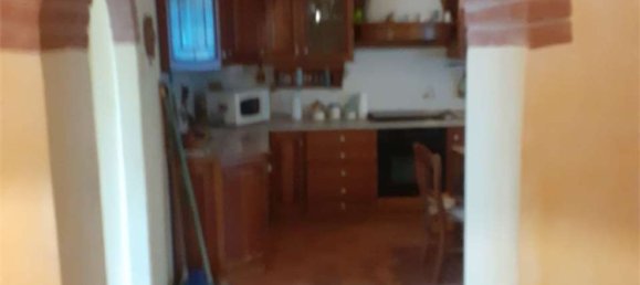 Дом с 8 комнатами в Страделла, Италия № 145932 4