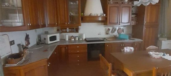 Дом с 8 комнатами в Страделла, Италия № 145932 6