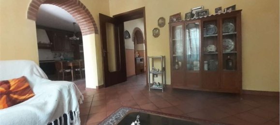 Дом с 8 комнатами в Страделла, Италия № 145932 12