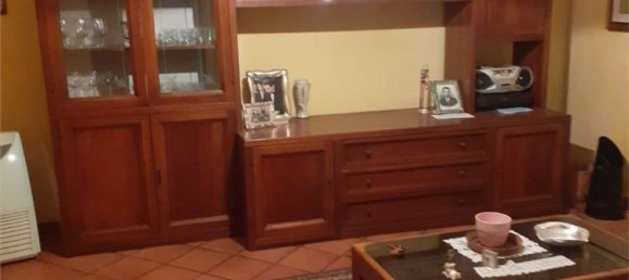 Дом с 8 комнатами в Страделла, Италия № 145932 11